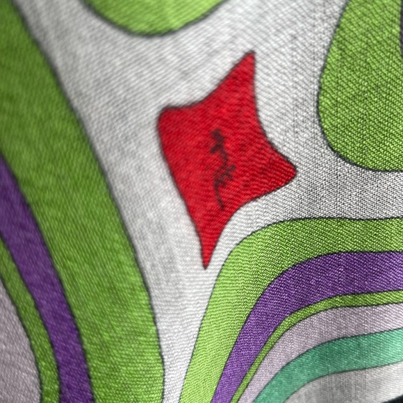 Emilio Pucci Cashmere Wrap Shawl. - Picture 7 of 16